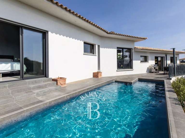 Villa Ventiseri - 3 bedrooms - 150m²