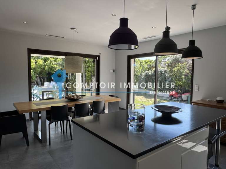 Villa Ventiseri - 4 bedrooms - 175m²