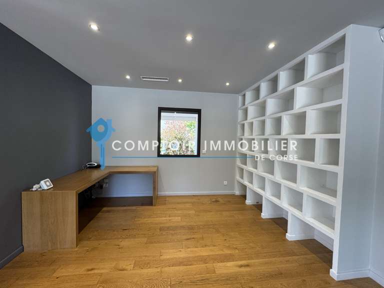 Villa Ventiseri - 4 bedrooms - 175m²