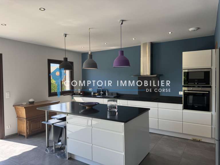 Villa Ventiseri - 4 bedrooms - 175m²