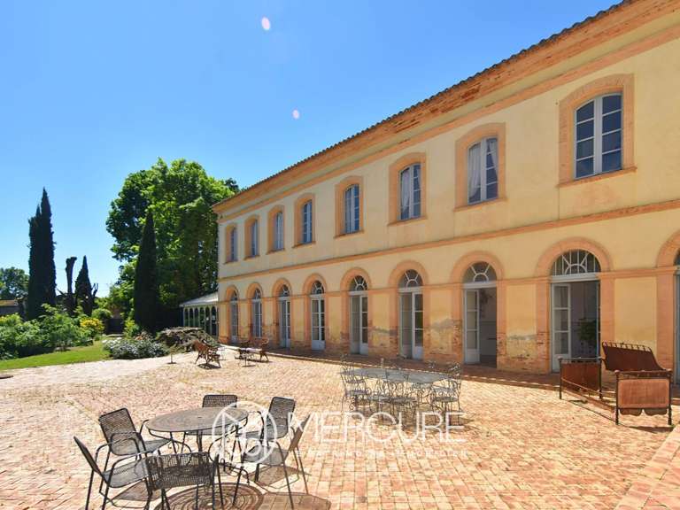 Château Verdun-sur-Garonne - 10 chambres - 989m²