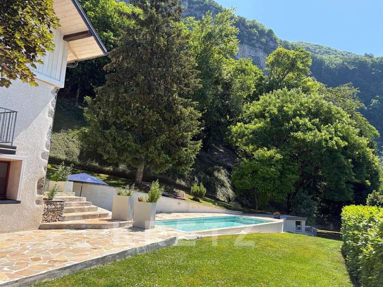 Maison Verel-Pragondran - 5 chambres - 240m²