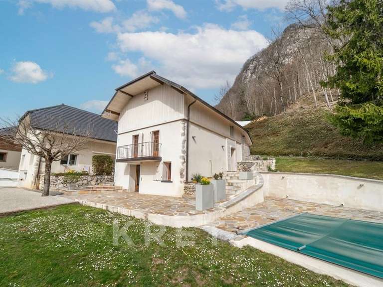 Maison Verel-Pragondran - 5 chambres - 240m²