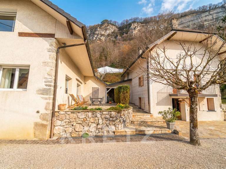 Maison Verel-Pragondran - 5 chambres - 240m²