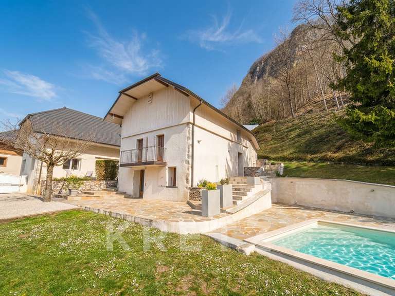 Maison Verel-Pragondran - 5 chambres - 240m²