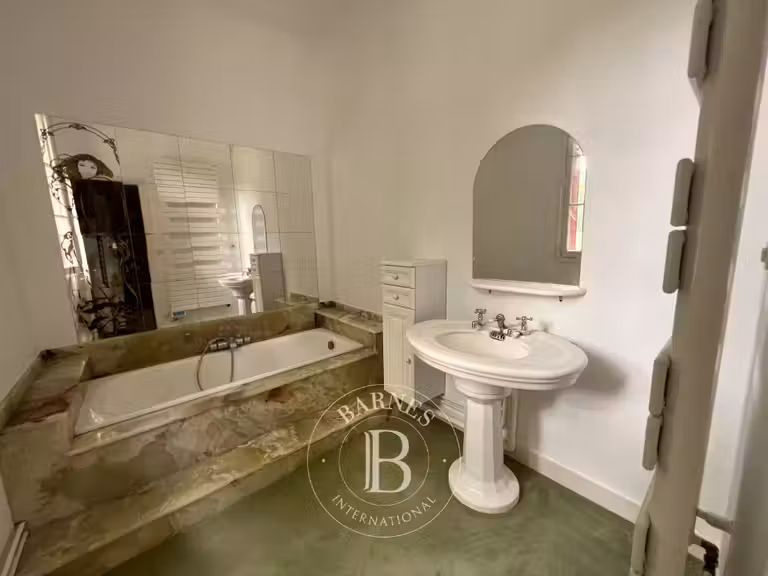 Propriété Véretz - 4 chambres - 300m²