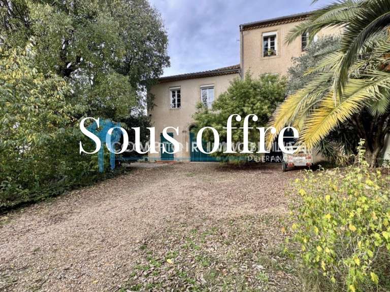 Maison Vergèze - 4 chambres - 260m²