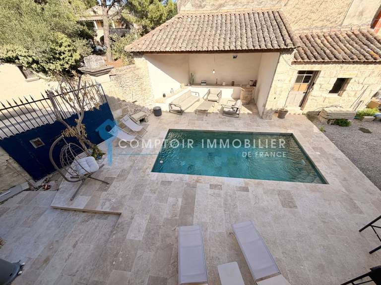 Maison Vergèze - 5 chambres - 190m²