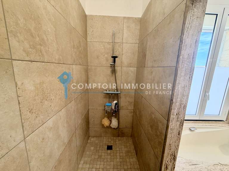 Maison Vergèze - 5 chambres - 190m²