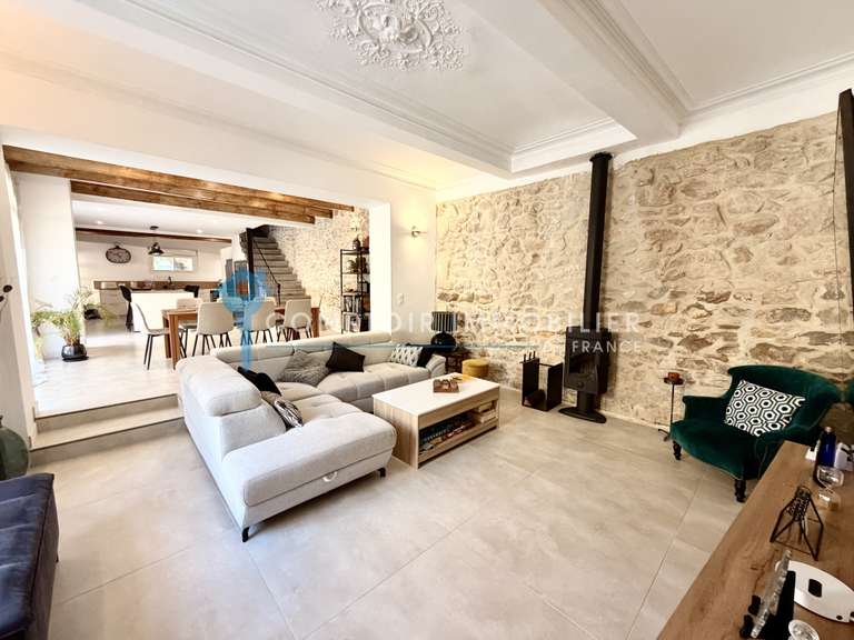 Maison Vergèze - 5 chambres - 190m²