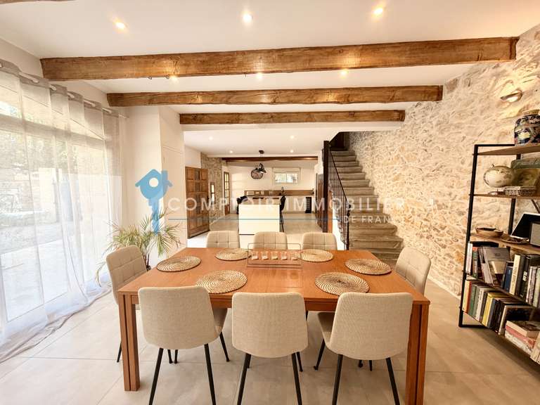 Maison Vergèze - 5 chambres - 190m²
