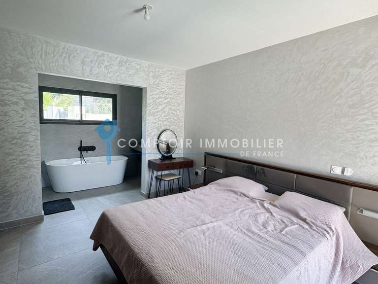 Villa Vergèze - 4 bedrooms - 194m²