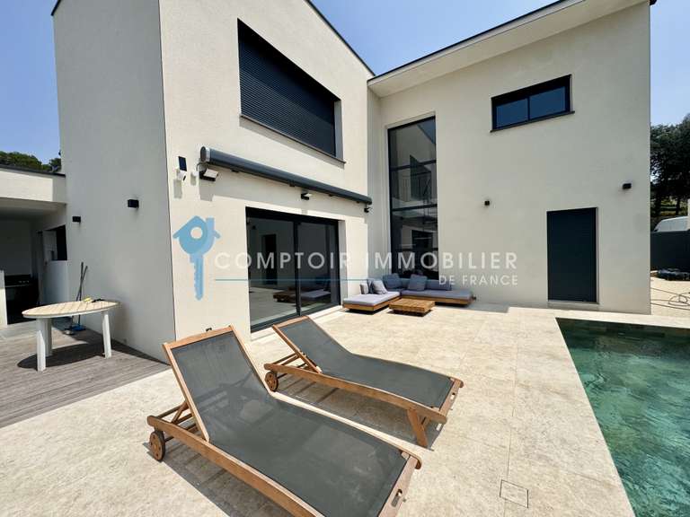 Villa Vergèze - 4 bedrooms - 194m²