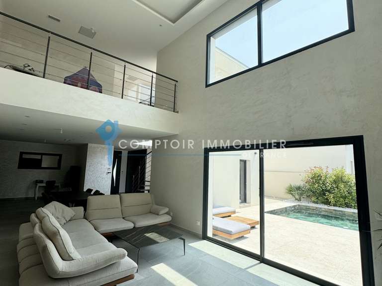 Villa Vergèze - 4 bedrooms - 194m²