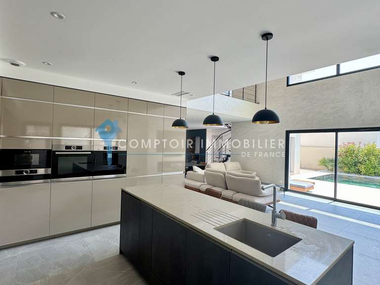 Villa Vergèze - 4 bedrooms - 194m²