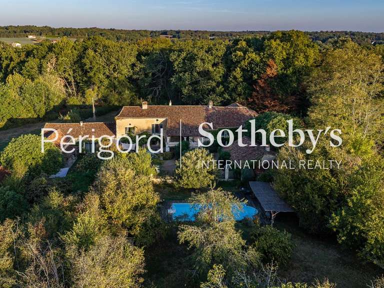 Maison Vergt - 7 chambres - 473m²