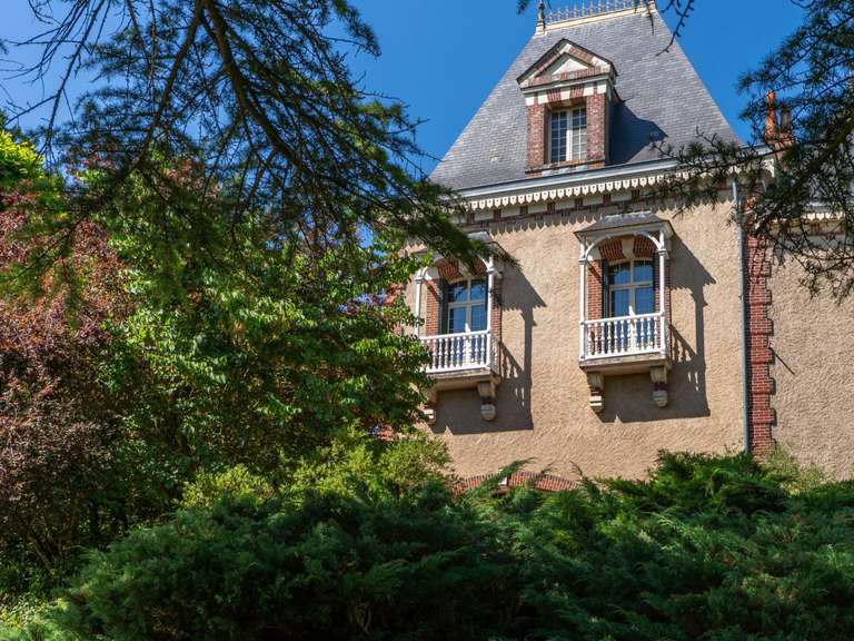 Maison Vernou-sur-Brenne - 8 chambres - 500m²