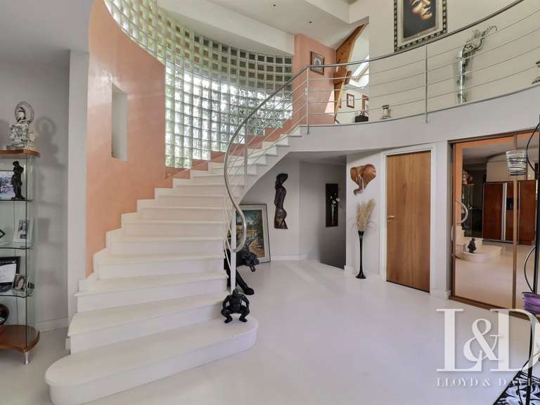 Maison Verrières-le-Buisson - 6 chambres - 482m²