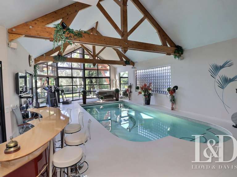 Maison Verrières-le-Buisson - 6 chambres - 482m²