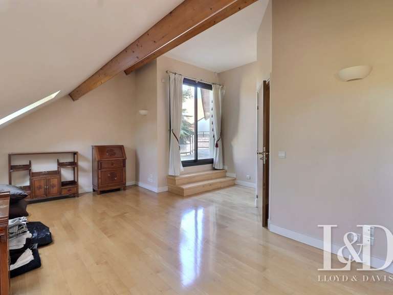 Maison Verrières-le-Buisson - 6 chambres - 482m²