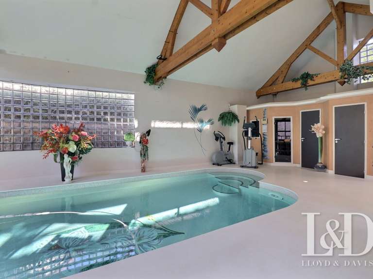 Maison Verrières-le-Buisson - 6 chambres - 482m²