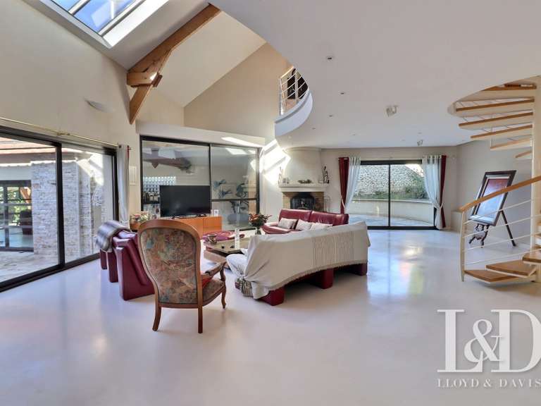 Maison Verrières-le-Buisson - 6 chambres - 482m²