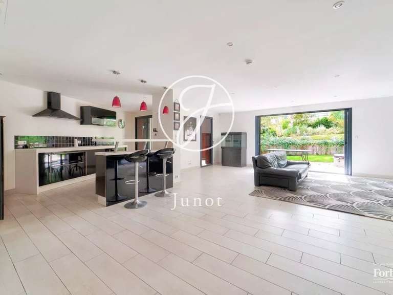 Maison Verrières-le-Buisson - 6 chambres - 574m²