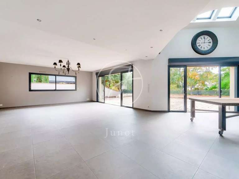 Maison Verrières-le-Buisson - 6 chambres - 574m²