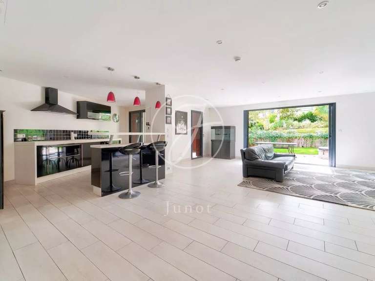 Maison Verrières-le-Buisson - 6 chambres - 574m²