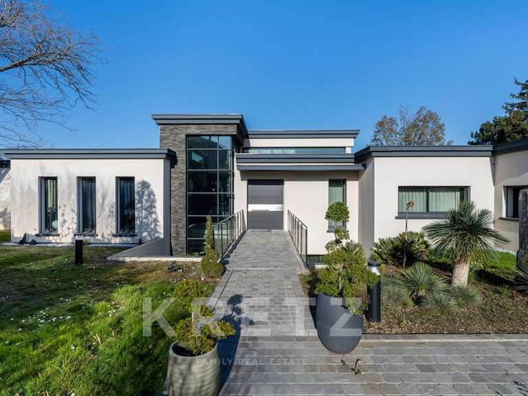 Maison Verrières-le-Buisson - 6 chambres - 630m²