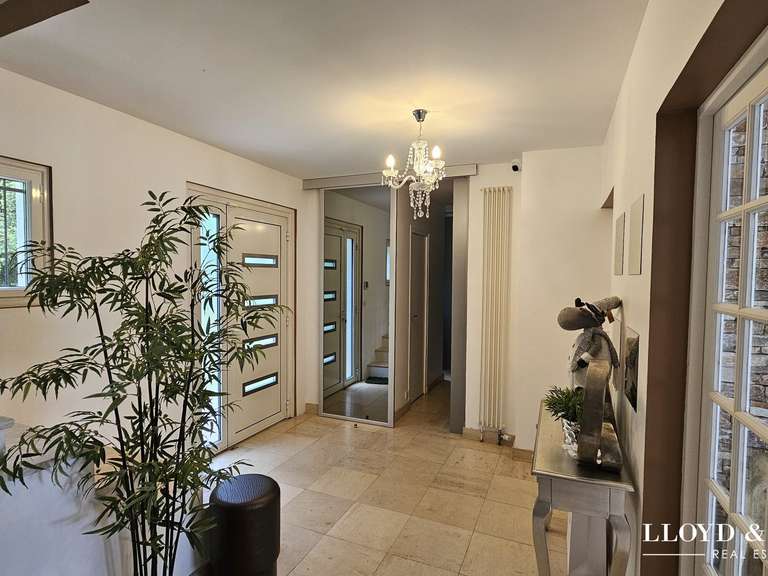 Maison Verrières-le-Buisson - 5 chambres - 236m²