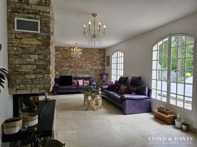 Maison Verrières-le-Buisson - 5 chambres - 236m²