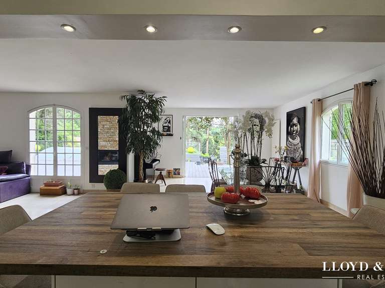 Maison Verrières-le-Buisson - 5 chambres - 236m²