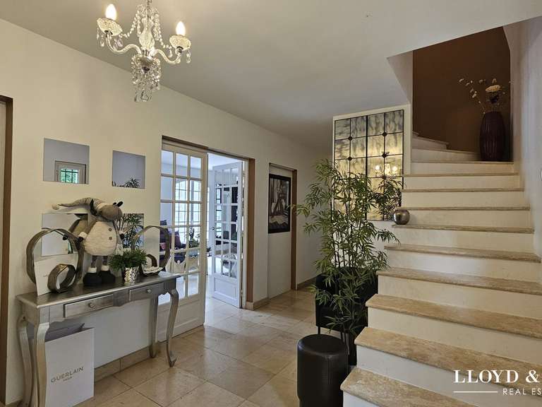 Maison Verrières-le-Buisson - 5 chambres - 236m²