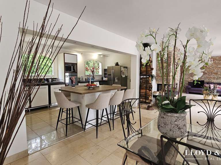 Maison Verrières-le-Buisson - 5 chambres - 236m²