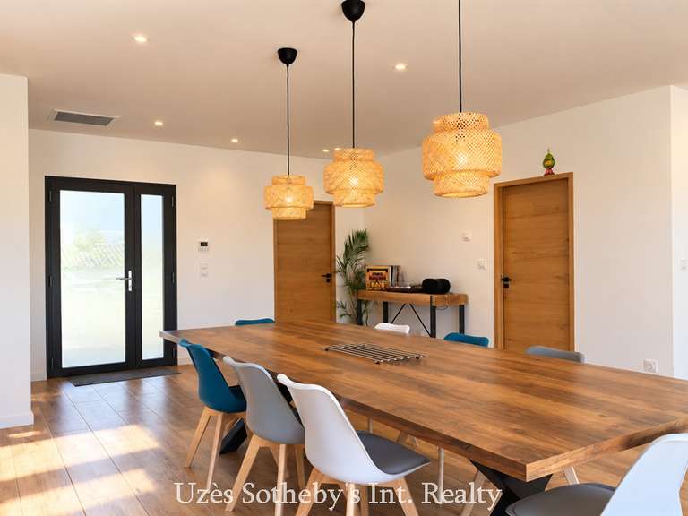 Maison Vers-Pont-du-Gard - 6 chambres - 275m²