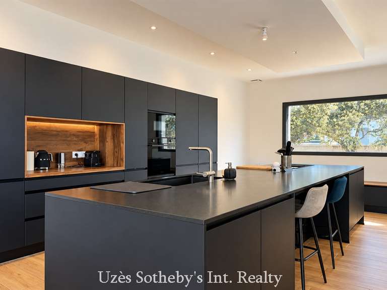 Maison Vers-Pont-du-Gard - 6 chambres - 275m²