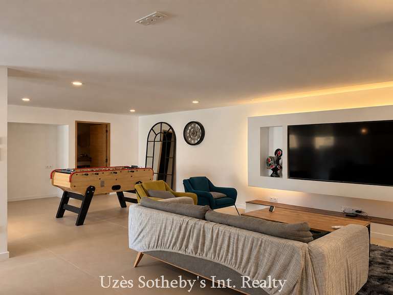 Maison Vers-Pont-du-Gard - 6 chambres - 275m²
