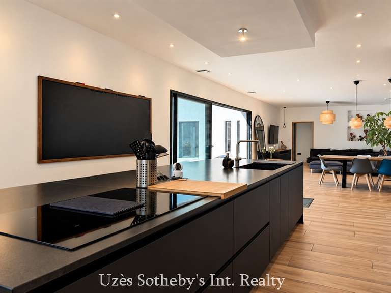Maison Vers-Pont-du-Gard - 6 chambres - 275m²