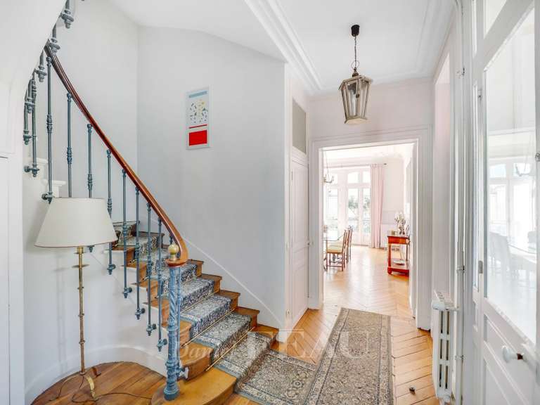 House Versailles - 8 bedrooms - 321m²