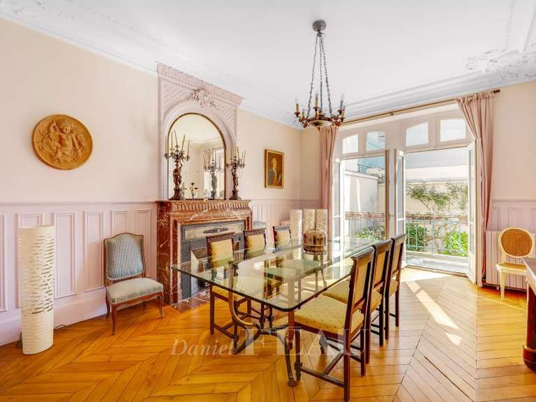 House Versailles - 8 bedrooms - 321m²