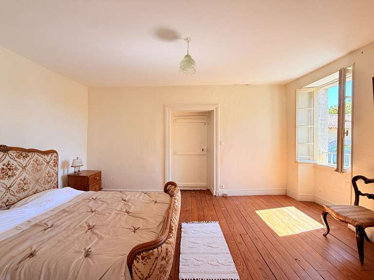Maison Verteillac - 7 chambres - 360m²