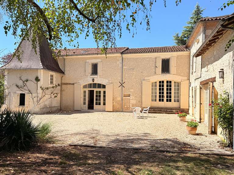 Maison Verteillac - 7 chambres - 360m²