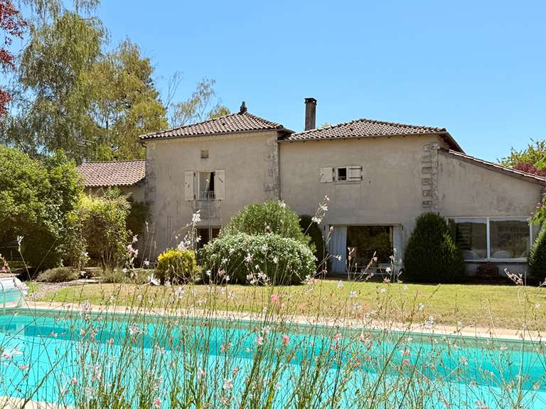 Maison Verteillac - 7 chambres - 360m²