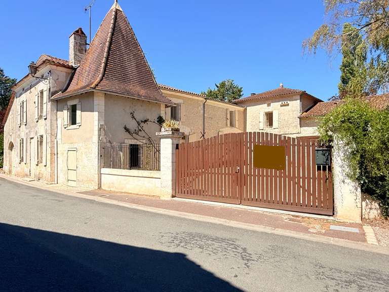 Maison Verteillac - 7 chambres - 360m²
