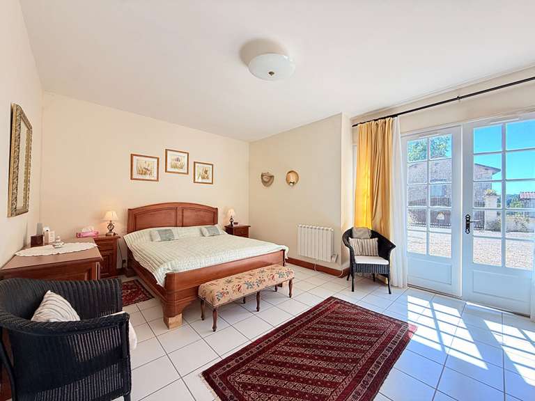 Maison Verteillac - 7 chambres - 360m²