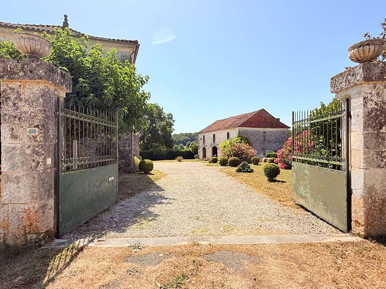 Maison Verteillac - 7 chambres - 278m²