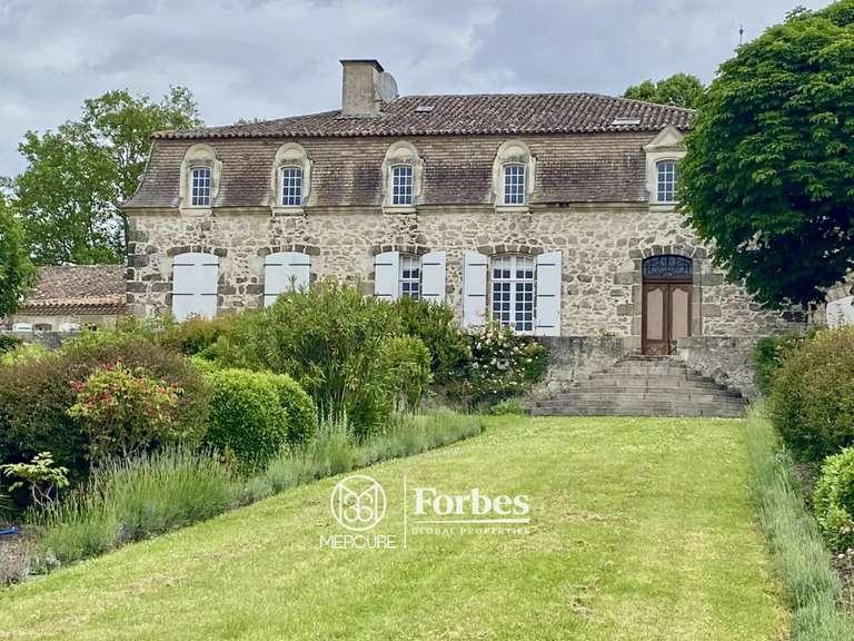 Château Verteuil-d'Agenais - 10 chambres - 1875m²