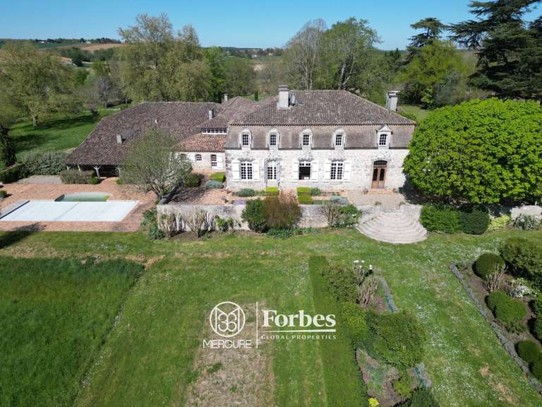 Château Verteuil-d'Agenais - 10 chambres - 1875m²