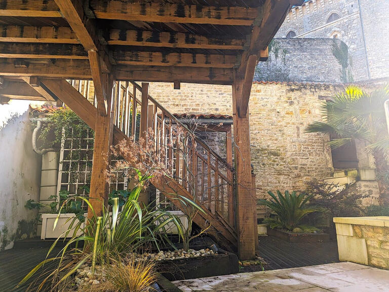 House Verteuil-sur-Charente - 3 bedrooms - 232m²